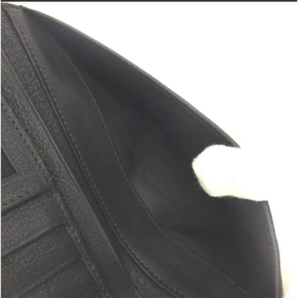 color  black